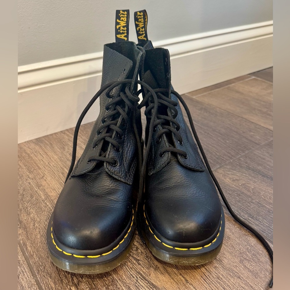 Dr. Doc Martens Women’s Black Boots with Yellow Stitching Size Sz 8